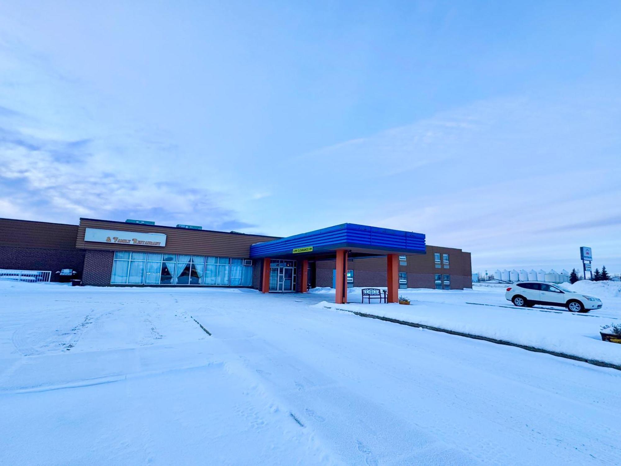 Best Stay Inn Melville Экстерьер фото