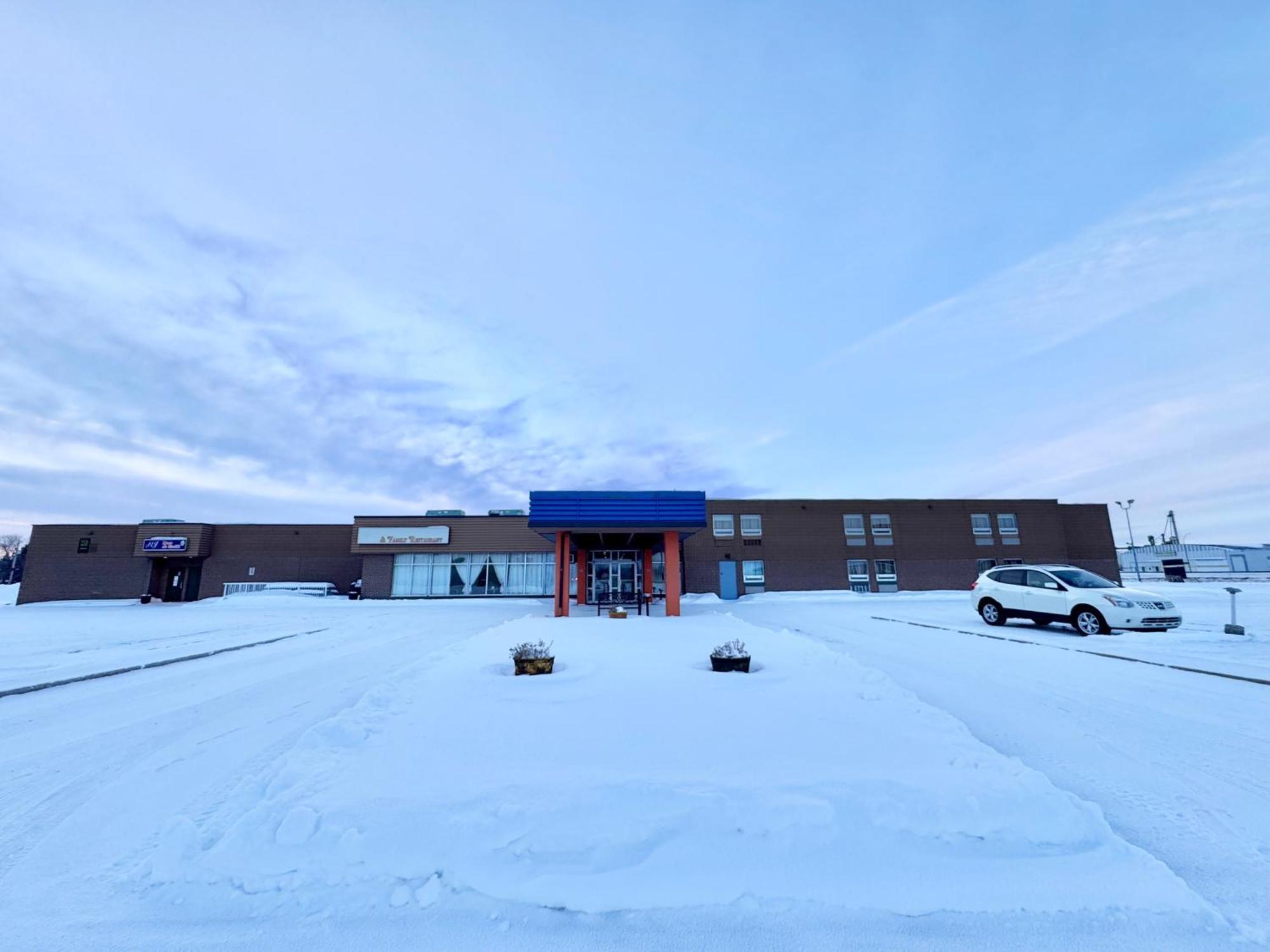 Best Stay Inn Melville Экстерьер фото